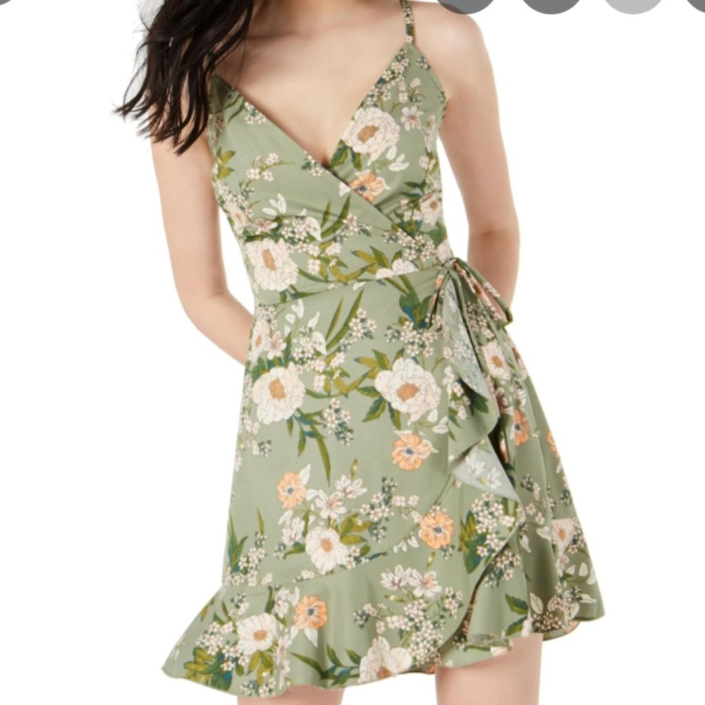 Speechless Juniors' Floral Faux-Wrap Dress